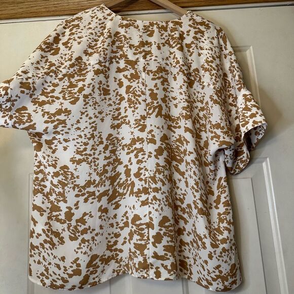 Worthington Animal Print Short Sleeve Blouse - Picture 9 of 11